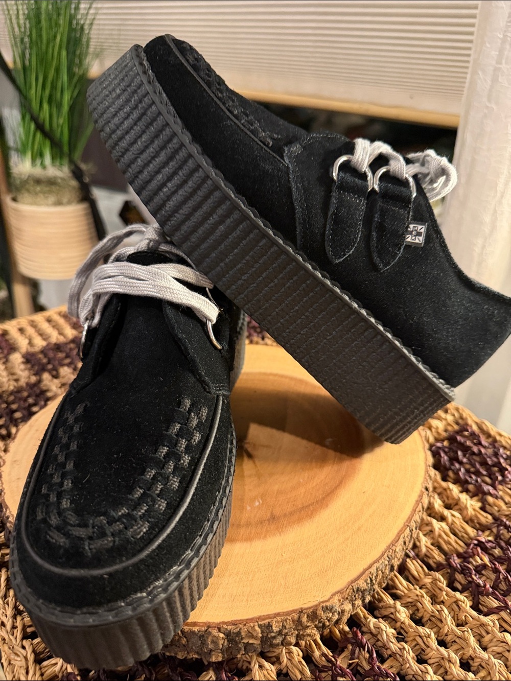 T.U.K. Black Suede Viva Mondo Creepers Platform Shoes Women’s 7 Men’s 5